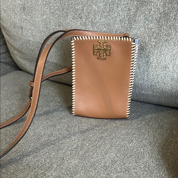 Tory Burch Tan Crossbody Bag with Structured Design and Leather Finish - Picture 5 of 5